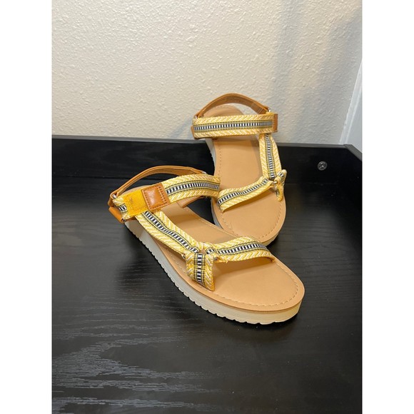 Universal Thread Shoes - Womens Universal Thread Angie Sandals Black and yellow 8.5